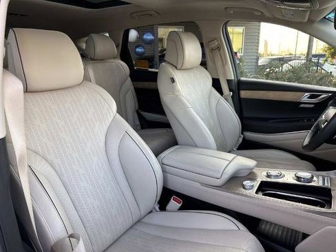 Used 2024 Genesis GV80 3.5T w/ Advanced Package image 14