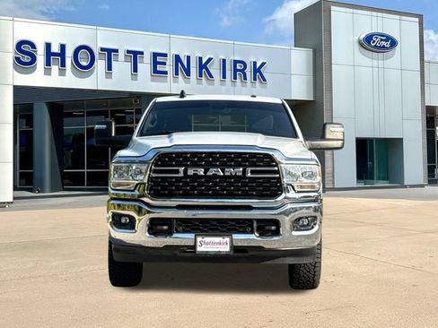 Used 2024 RAM 2500 Big Horn w/ Off Road Package AWD/4WD image 2
