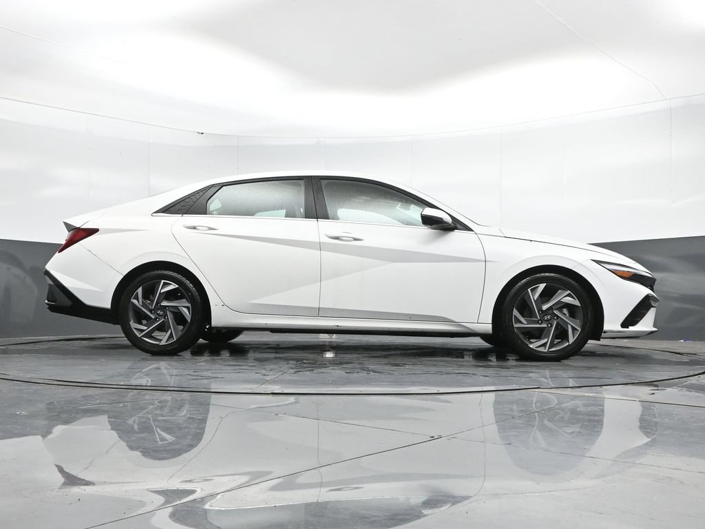 Used 2024 Hyundai Elantra Limited FWD image 42