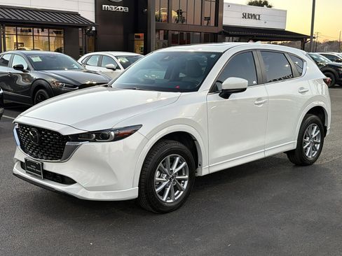 Used 2025 MAZDA CX-5 AWD 2.5 S w/ Preferred Package image 3