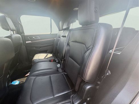 Used 2018 Ford Explorer Limited AWD/4WD image 9