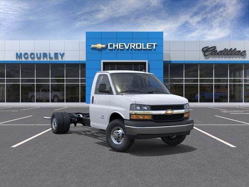 New 2026 Chevrolet Express 3500 w/ Power Convenience Package RWD image 1