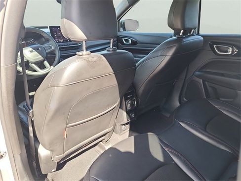 Used 2024 Jeep Compass Trailhawk image 14