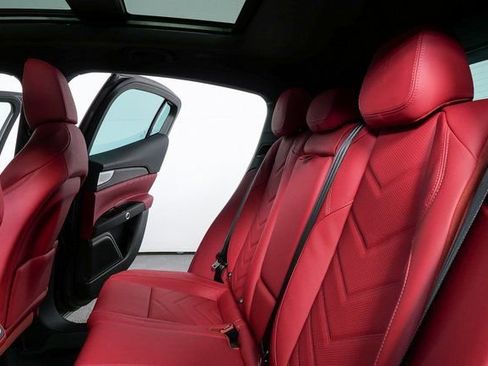 New 2026 Maserati Grecale Trofeo image 21