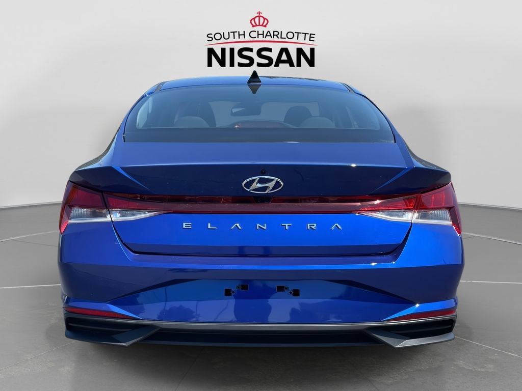 Used 2023 Hyundai Elantra SEL w/ Convenience Package FWD image 5