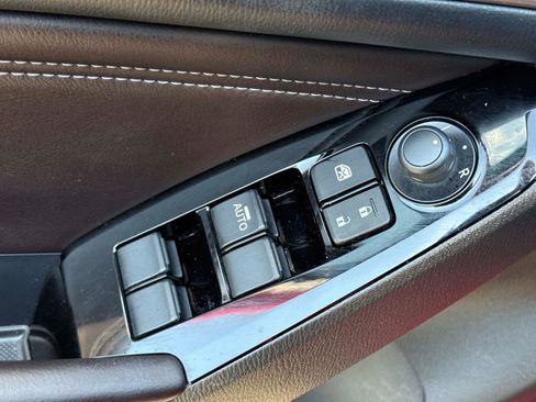 Used 2018 MAZDA MAZDA3 Touring image 16