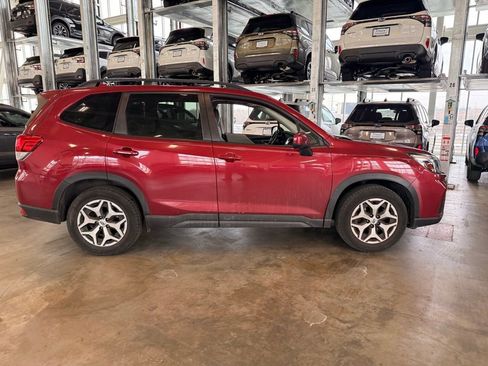 Used 2019 Subaru Forester Premium image 2