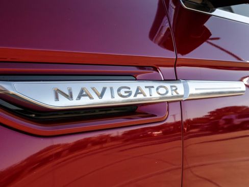 Used 2018 Lincoln Navigator Reserve w/ Technology Package image 60