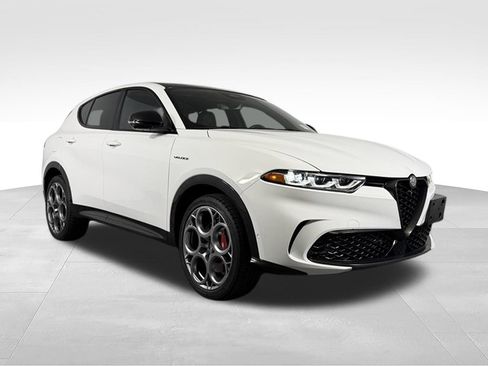 Used 2024 Alfa Romeo Tonale Ti AWD/4WD image 5