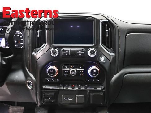 Used 2021 GMC Sierra 1500 AT4 w/ AT4 Preferred Package AWD/4WD image 12