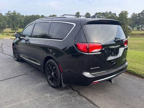 Used 2018 Chrysler Pacifica Limited w/ Advanced Safetytec Group image 10