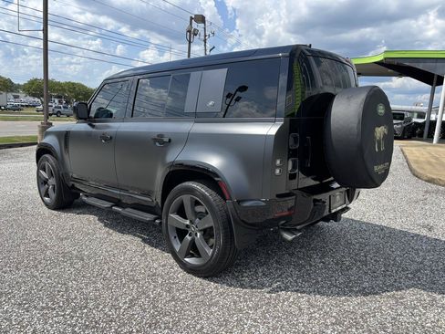 Used 2023 Land Rover Defender 110 V8 AWD/4WD image 46