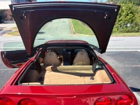 Used 1998 Chevrolet Corvette Coupe w/ Memory Pkg RWD image 12