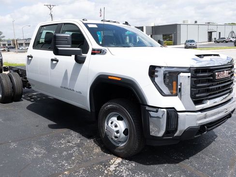 New 2026 GMC Sierra 3500 Pro w/ Snow Plow Prep Package AWD/4WD image 6