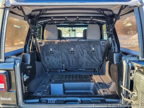 Used 2018 Jeep Wrangler Unlimited Sport S image 25