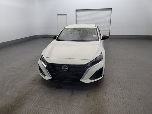 Used 2025 Nissan Altima 2.5 SV FWD image 15
