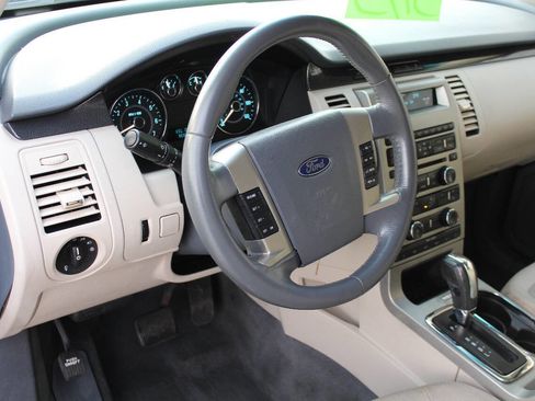 Used 2009 Ford Flex SE image 16