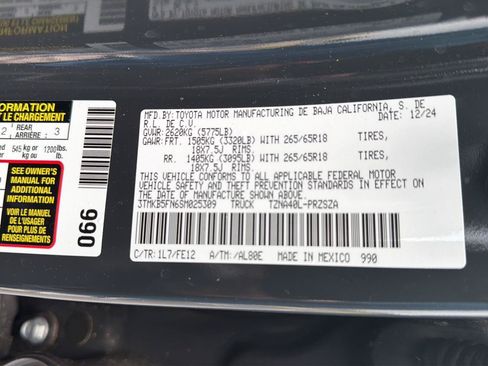 Used 2025 Toyota Tacoma TRD Sport RWD image 40