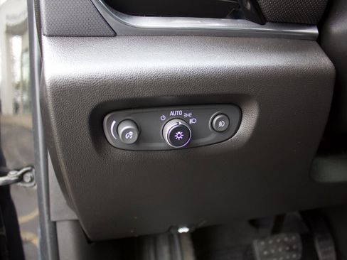 Used 2020 Chevrolet Traverse Premier image 14