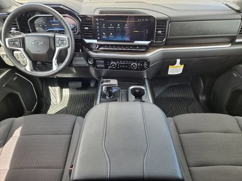 Used 2025 Chevrolet Silverado 1500 LT Trail Boss w/ Convenience Package II AWD/4WD image 32