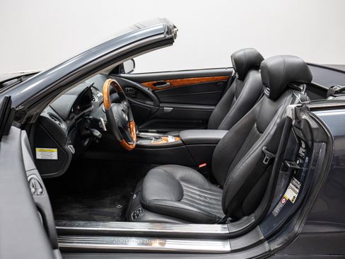 Used 2009 Mercedes-Benz SL 550 image 21