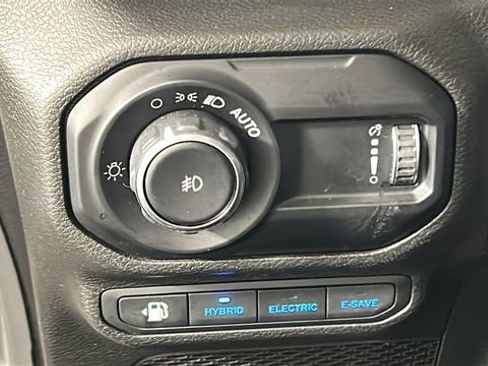 Used 2023 Jeep Wrangler Unlimited Sahara w/ Cold Weather Group AWD/4WD image 19