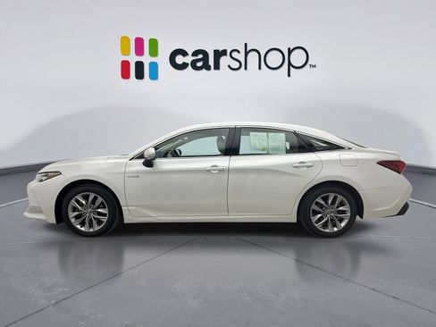 Used 2021 Toyota Avalon XLE image 2