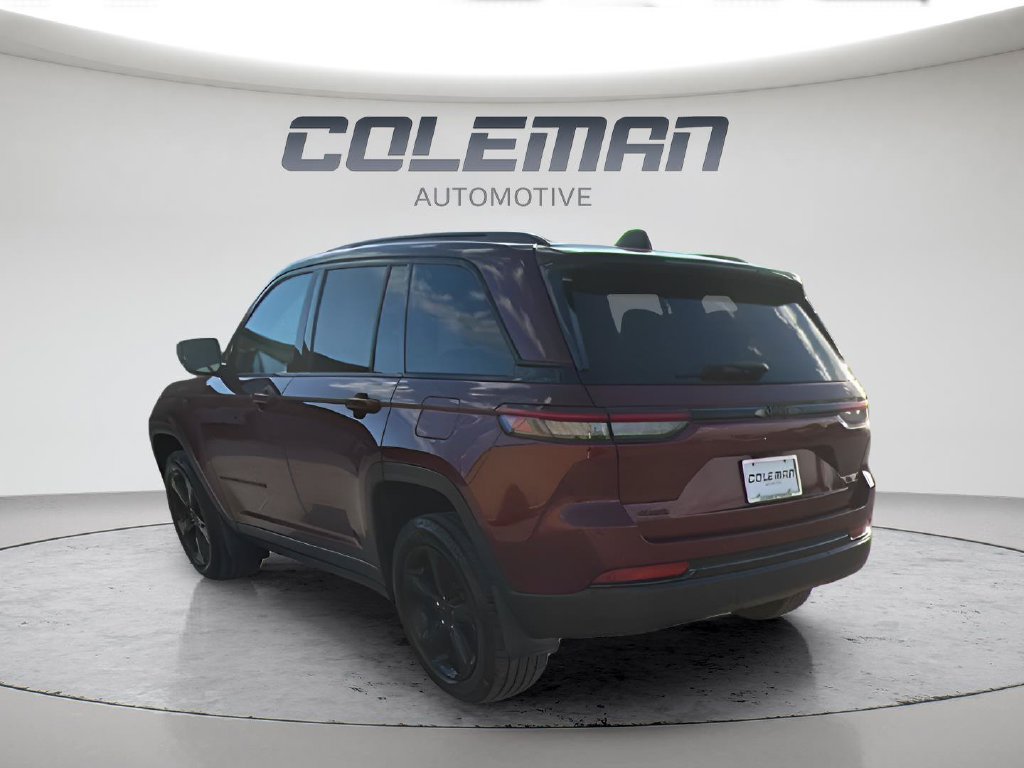 Used 2024 Jeep Grand Cherokee Limited w/ Black Appearance Package AWD/4WD image 24