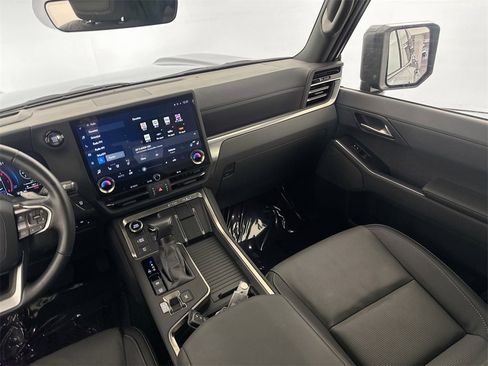 Used 2024 Lexus GX 550 image 22