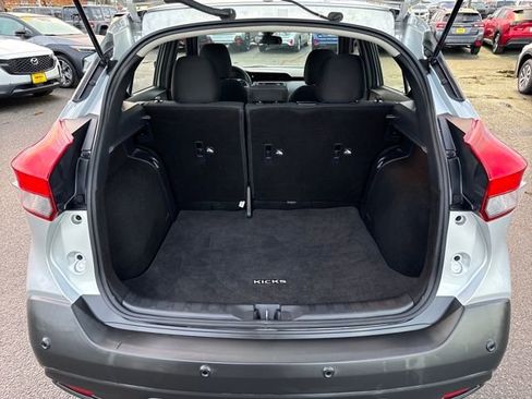 Used 2020 Nissan Kicks S image 14