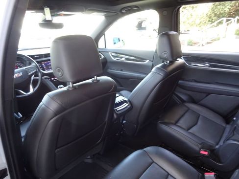 Certified 2020 Cadillac XT6 Premium Luxury AWD/4WD image 20