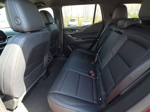 New 2026 Chevrolet Equinox LT w/ Convenience Package II image 28