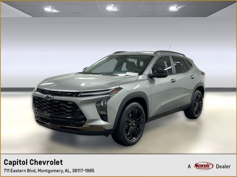 Used 2024 Chevrolet Trax ACTIV w/ Driver Confidence Package image 1