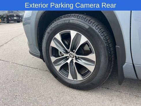 Used 2023 Toyota Highlander XLE image 10