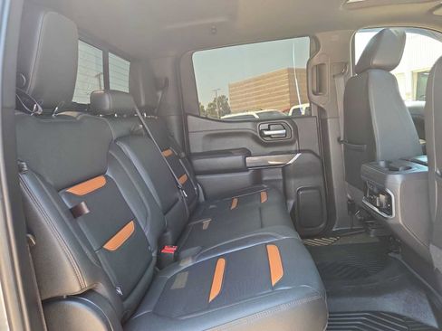 Used 2021 GMC Sierra 1500 AT4 w/ AT4 Premium Package AWD/4WD image 17