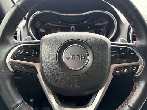 Used 2019 Jeep Grand Cherokee Trailhawk w/ Trailhawk Luxury Group AWD/4WD image 24