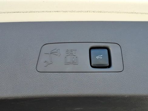 Used 2022 Lincoln Corsair AWD w/ Premium Package image 10