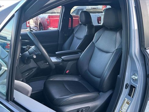 Used 2024 Toyota Sienna XLE Woodland Edition image 25