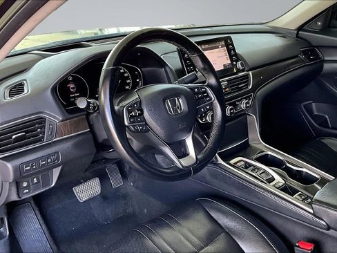 Used 2018 Honda Accord Touring image 14