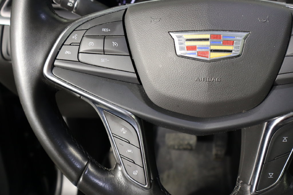 Used 2018 Cadillac XT5 Luxury w/ Driver Awareness Package AWD/4WD image 8