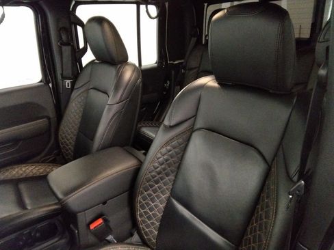 Used 2021 Jeep Gladiator Overland image 35