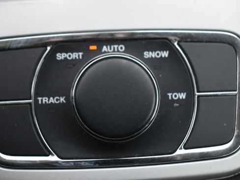 Used 2012 Jeep Grand Cherokee SRT8 w/ Luxury Group II AWD/4WD image 28