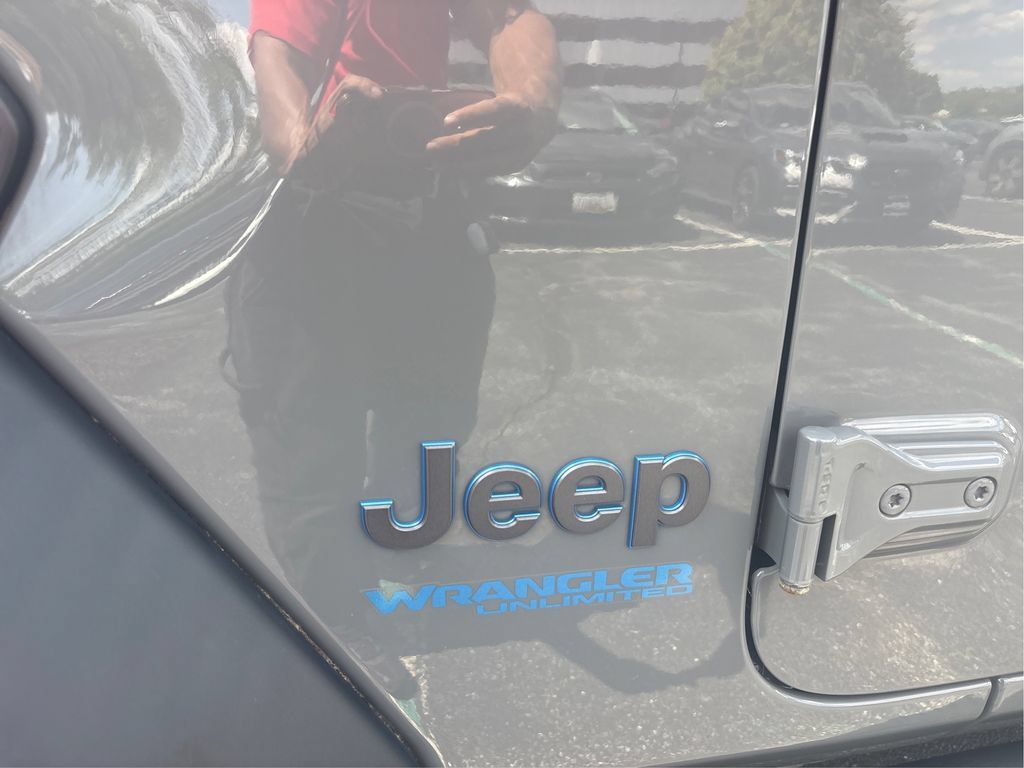 Used 2021 Jeep Wrangler Unlimited Rubicon 4xe w/ Cold Weather Group AWD/4WD image 32