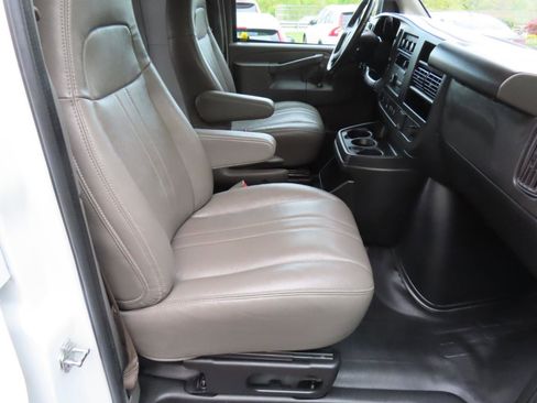 Used 2023 Chevrolet Express 3500 w/ Driver Convenience Package RWD image 13