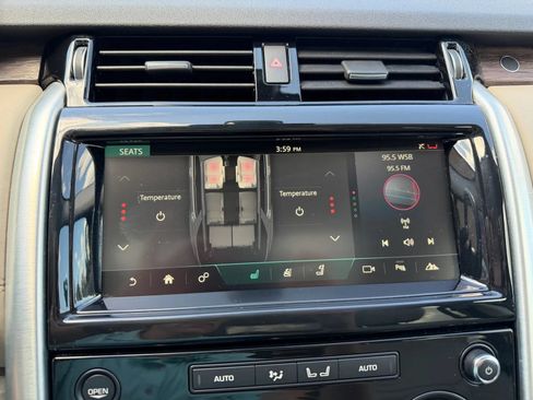 Used 2017 Land Rover Discovery HSE AWD/4WD image 27
