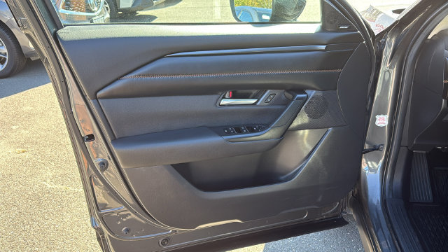 Used 2025 MAZDA CX-50 AWD 2.5 S w/ Premium Plus Pkg image 9