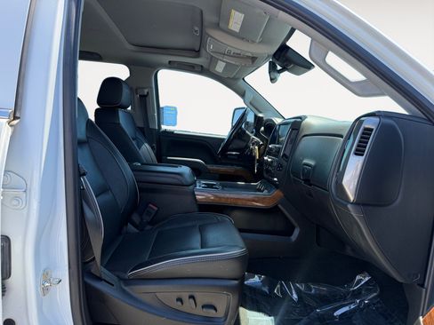Used 2018 Chevrolet Silverado 2500 High Country w/ Duramax Plus Package AWD/4WD image 19