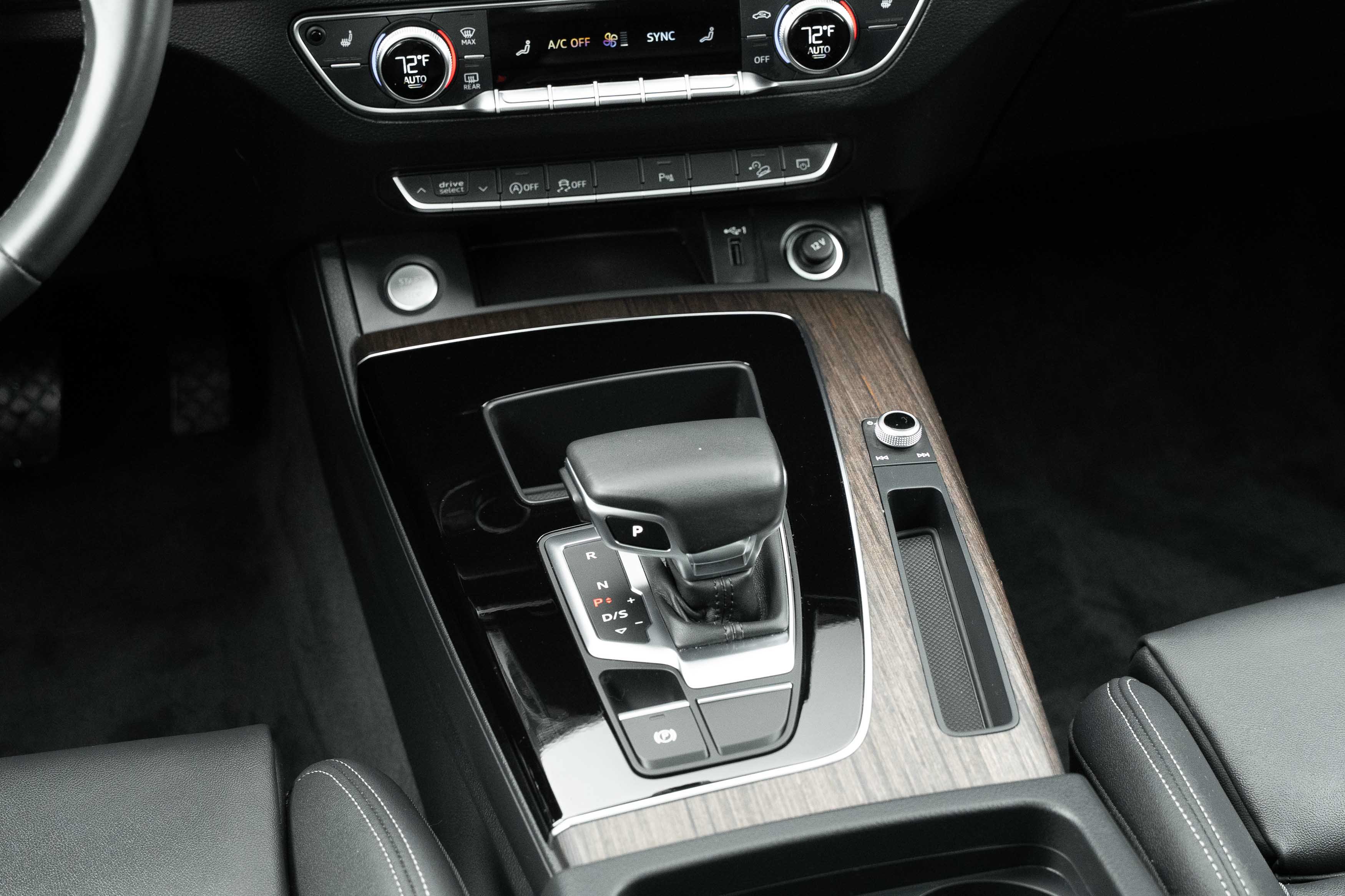 Certified 2024 Audi Q5 2.0T Premium w/ Convenience Package AWD/4WD image 8
