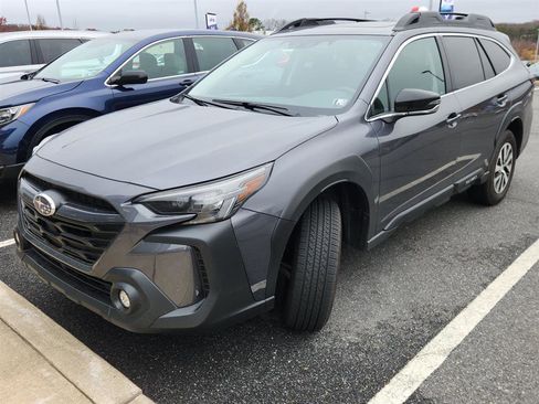 Used 2024 Subaru Outback Premium AWD/4WD image 2