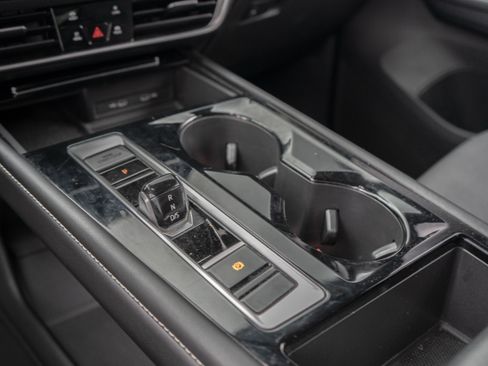 Used 2024 Volkswagen Atlas SE image 21